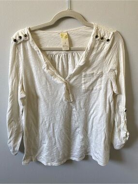 ANTHROPOLOGIE Ivory Lightweight Button-Shoulder Distressed Henley Top L